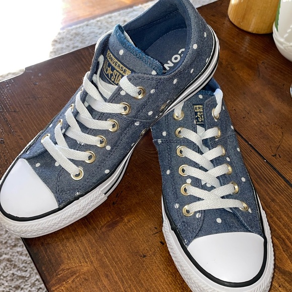Converse Shoes - NWOT CONVERSE ALL STAR Size 7 Blue denim white Polka Dot Shoes
